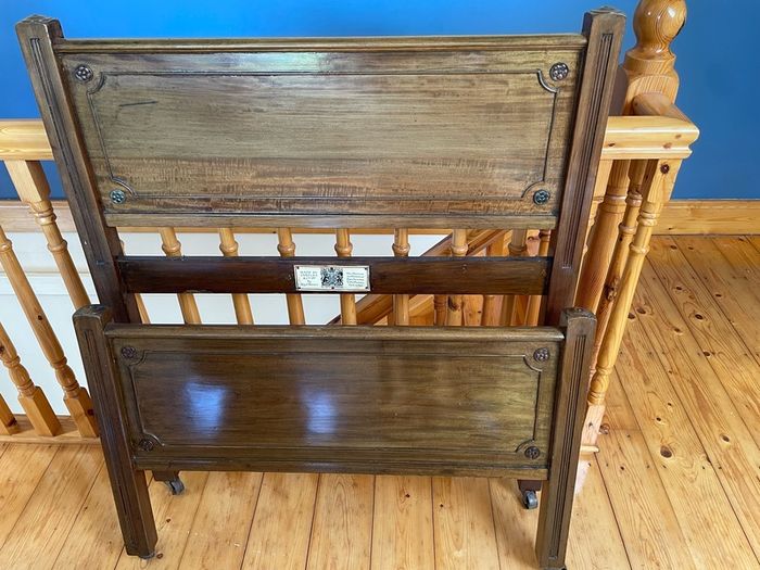 Pair of Antique Staples & Co. Mahogany Single Beds (Head & Footboards)