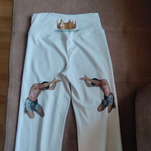 White, Viral Flare Leggings & Hidden Phone Pocket  , size 10