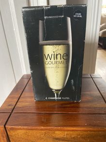 Wine Gourmet 4 x crystal champagne flutes brand new in box