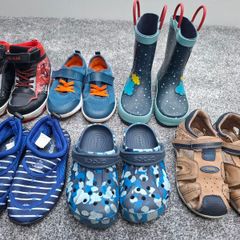 Boy shoes bundle size 28, excellent condition