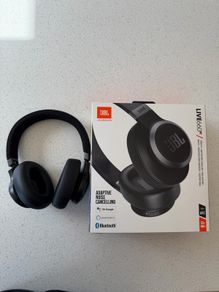 Noise Cancelling Headphones