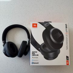 Noise Cancelling Headphones