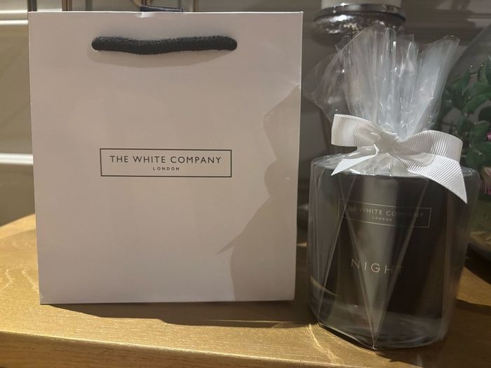 The White Company 2 wick candle