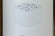 Apple iPhone 14 Pro Max 20 watt power adapter with USB Type C to lightning charging cables