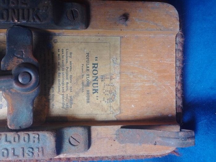 1920 Vintage Antique British "Ronuk" Heavyweight Floor Polishing Brush
