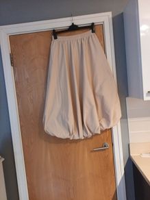 Bubble Skirt. S. L- 14-16.    New.