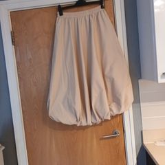 Bubble Skirt. S. L- 14-16.    New.