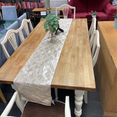 table and 6 chairs