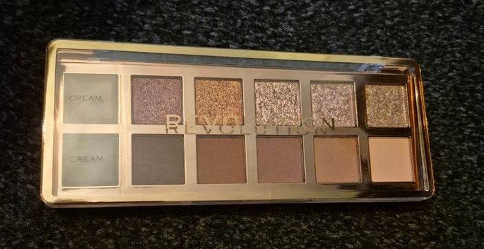 Revolution eye shadow palette
