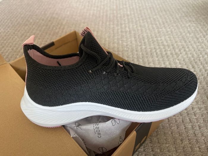 Ladies Crosshatch Size 5 (New)