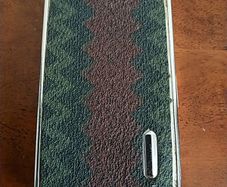 Metal cigarette box.