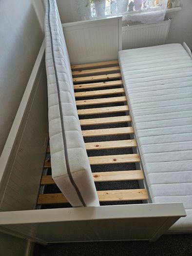 Double/single bed with storage