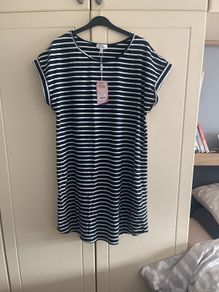 Navy/white T-shirt dress