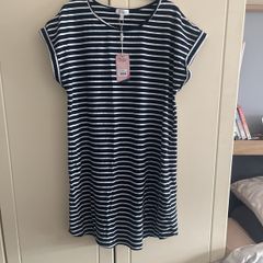 Navy/white T-shirt dress