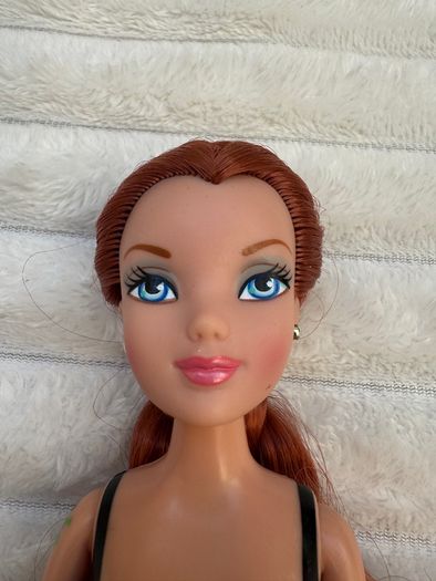 Shrek Princesses Princess Fiona Kung Fu Action Doll Dreamworks 2007 Used Her legs are a bit too lose Please see photos