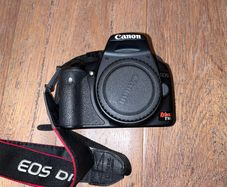Canon EOS Rebel T1i (500d) + Accessories