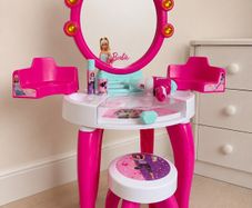 Barbie vanity table