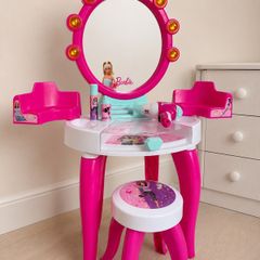 Barbie vanity table