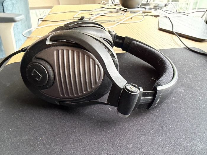 PRICE DROP Sennheiser PC350 SE Gaming headset