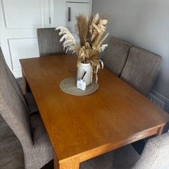 Kitchen Table and Chairs (6)