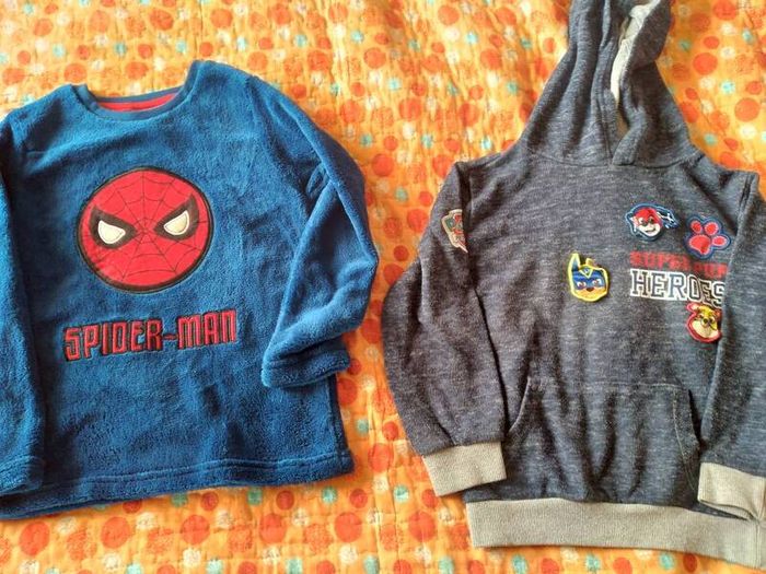 Large bundle boys clothes age 5 to 6 years.
