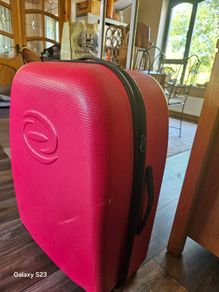 Hardshell suitcase in pink