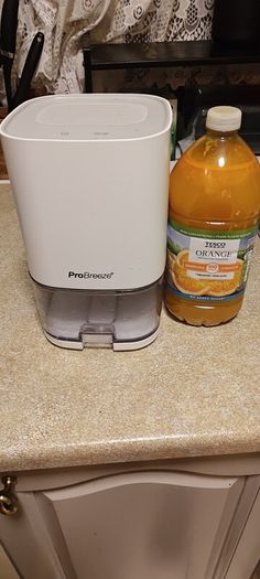 Mini dehumidifier
