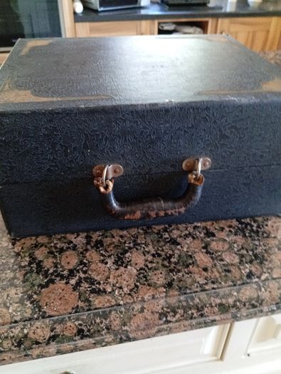 Gramophone wind up record player