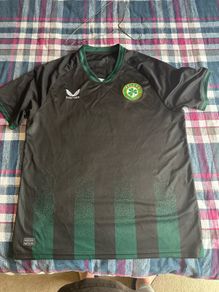 Ireland 2023/24 away jersey