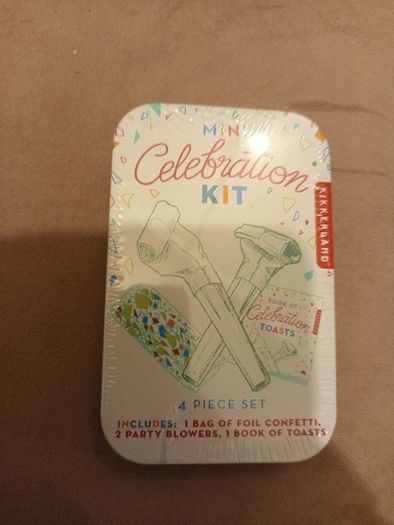 Mini party tin