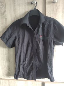 Black shirt size fits sm