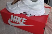 Nike V5 Trainers Brand New Size 11