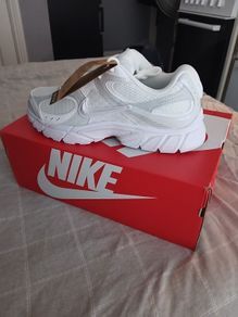 Nike V5 Trainers Brand New Size 11