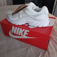 Nike V5 Trainers Brand New Size 11