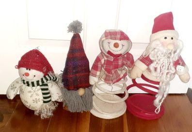 4 Christmas decorations