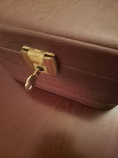 Retro Make Up Box With Key
