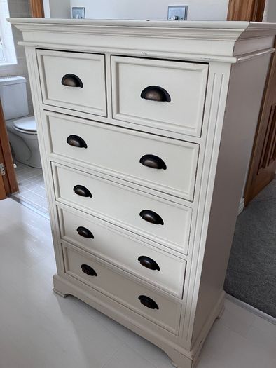 Chest if drawers