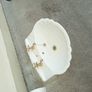 Bathroom sink Image 2