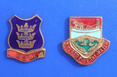 ENAMELLED PLAQUES (plain back) - Hull & Burton-on-the-Water x 2 (1950's or earlier)