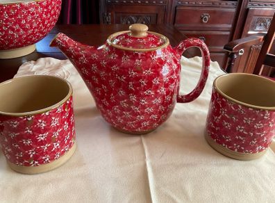 Nicholas Mosse Red lawn first quality tea pot and 2 large mug set