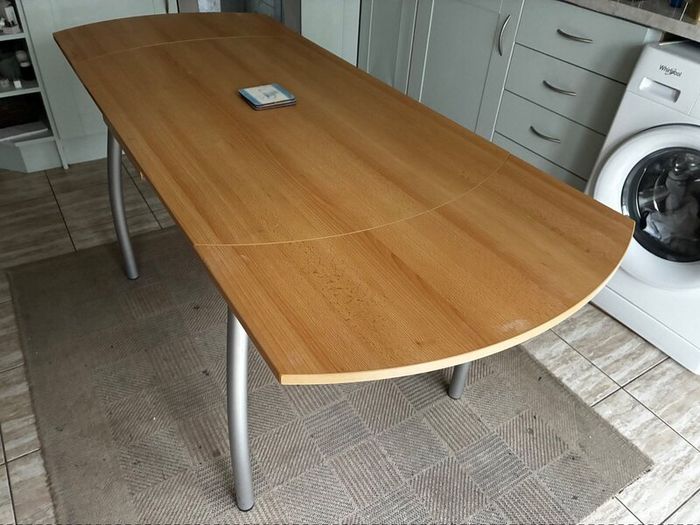 Kitchen table - tip-top condition