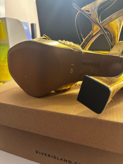 Gold river island shoes