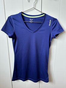 Reebok t-shirt / top for women / ladies, immaculate condition, like new. Size XXS