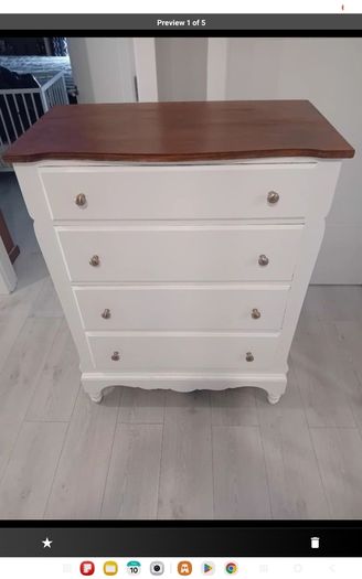 chest of drawers