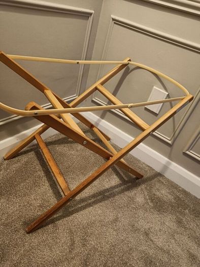 Moses basket stand