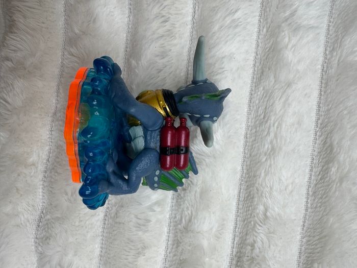 Skylanders Giants Figure Zap Used Please look at the pictures