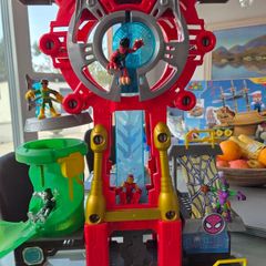 Marvel tower & characters