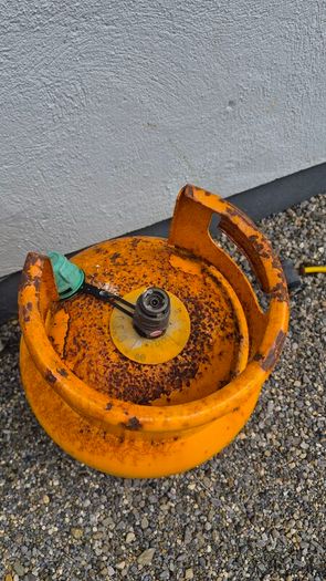 Butane 11.34kg Gas Cylinder (at least 1/2 Full)