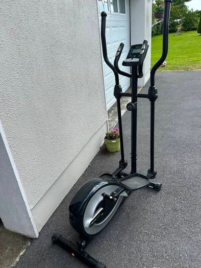 Cross Trainer