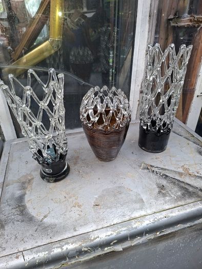 NewBridge Lattice Web Art Glass Vases, Price is for 1 only,  featuring a distinctive woven pattern and a contrasting dark base in Good Condition no chips or cracks Postage Available
